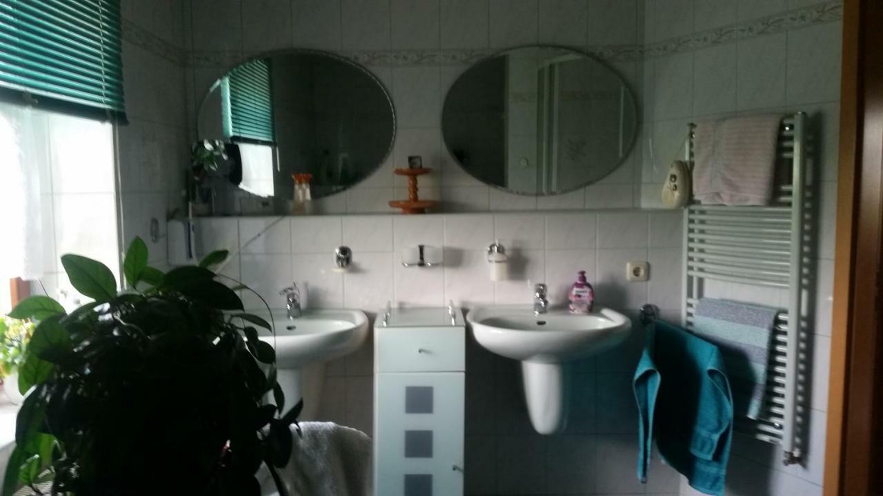 Strasse Des Friedens Apartment Hilmersdorf ภายนอก รูปภาพ